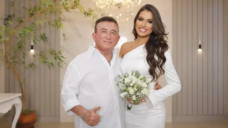 Durante Lua de Mel, Amado Batista Sofre Ataque Com Modelo 50 Aos Mais Nova: “Din…Ver mais